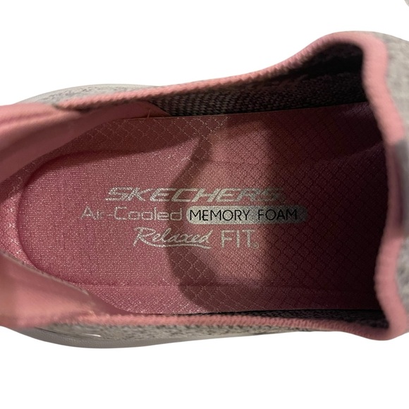 Skechers D’LUX Walker Memory Foam Women's Gray and Pink Slip-On Shoes - Picture 3 of 6